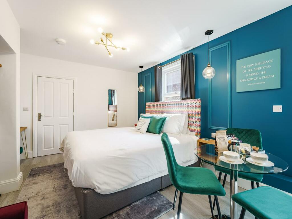 Additional image 6 of Emerald Stays at The Adelphi, 39 Grove Road, Stratford-upon-Avon, CV37 6PB