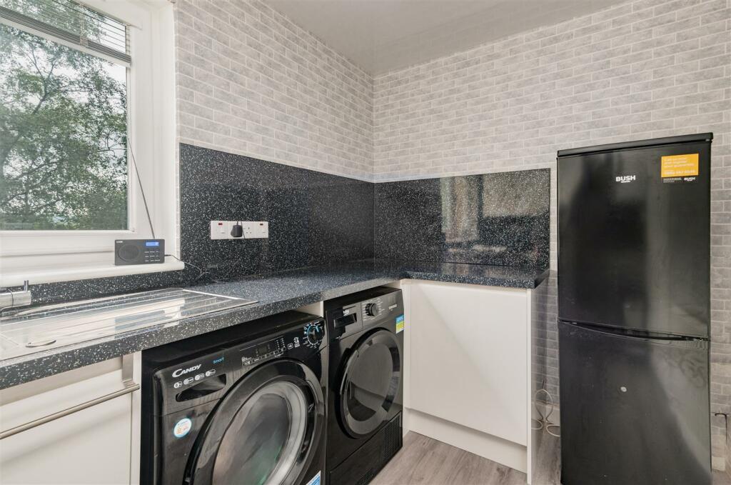 Additional image 3 of Kinneff Crescent, Dundee