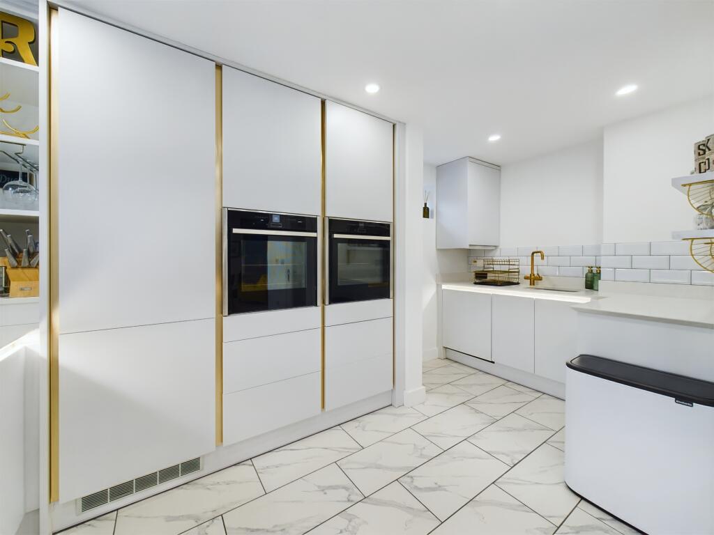 Additional image 6 of Persian Close, City Point