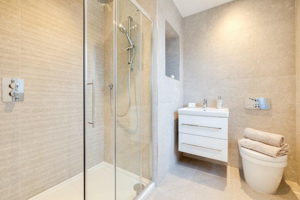 Additional image 13 of Stunning Craftsman Built Home on a Huge Plot!