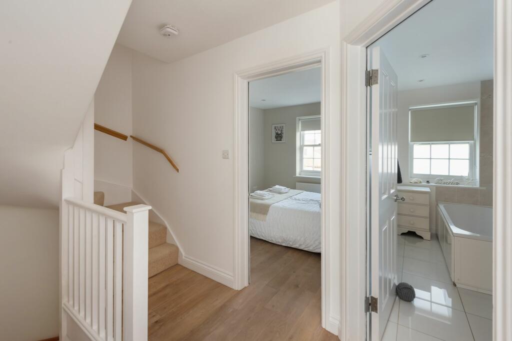 Additional image 17 of Island Wall, Whitstable, CT5