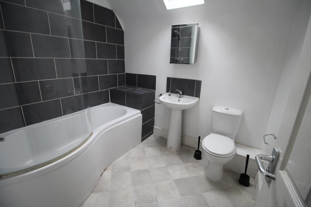 Additional image 8 of ROOM 20, KENT HOUSE, CLARENDON PLACE,