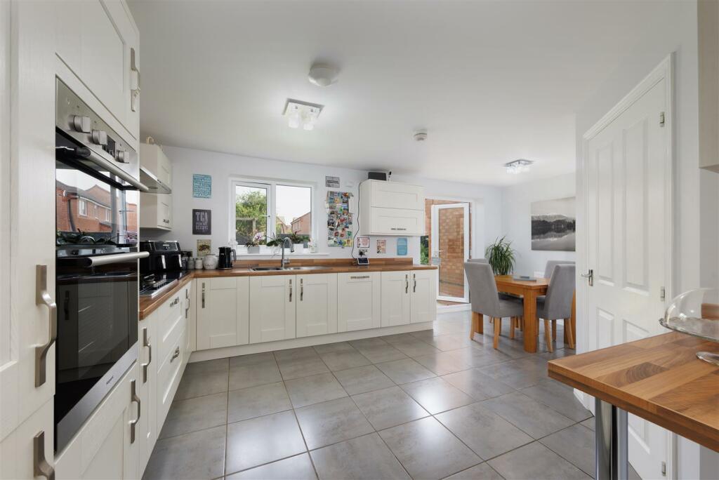 Additional image 2 of Brackley Crescent, Warwick