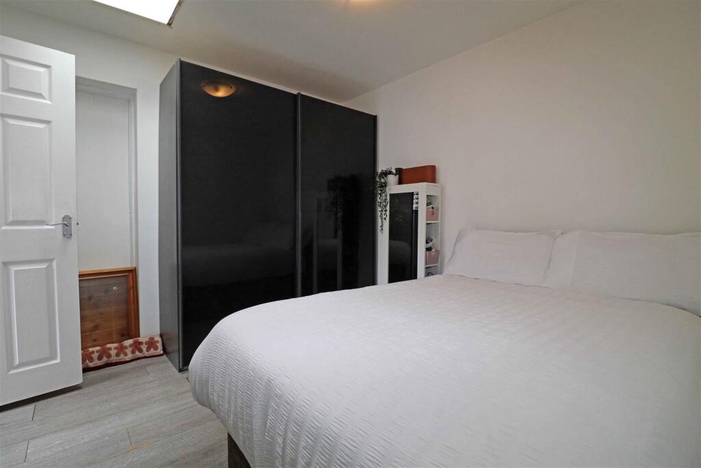 Additional image 6 of Woodloes Park, Warwick