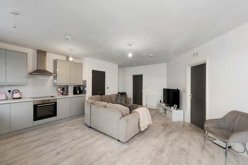 Additional image 13 of Central Avenue, Welling, DA16