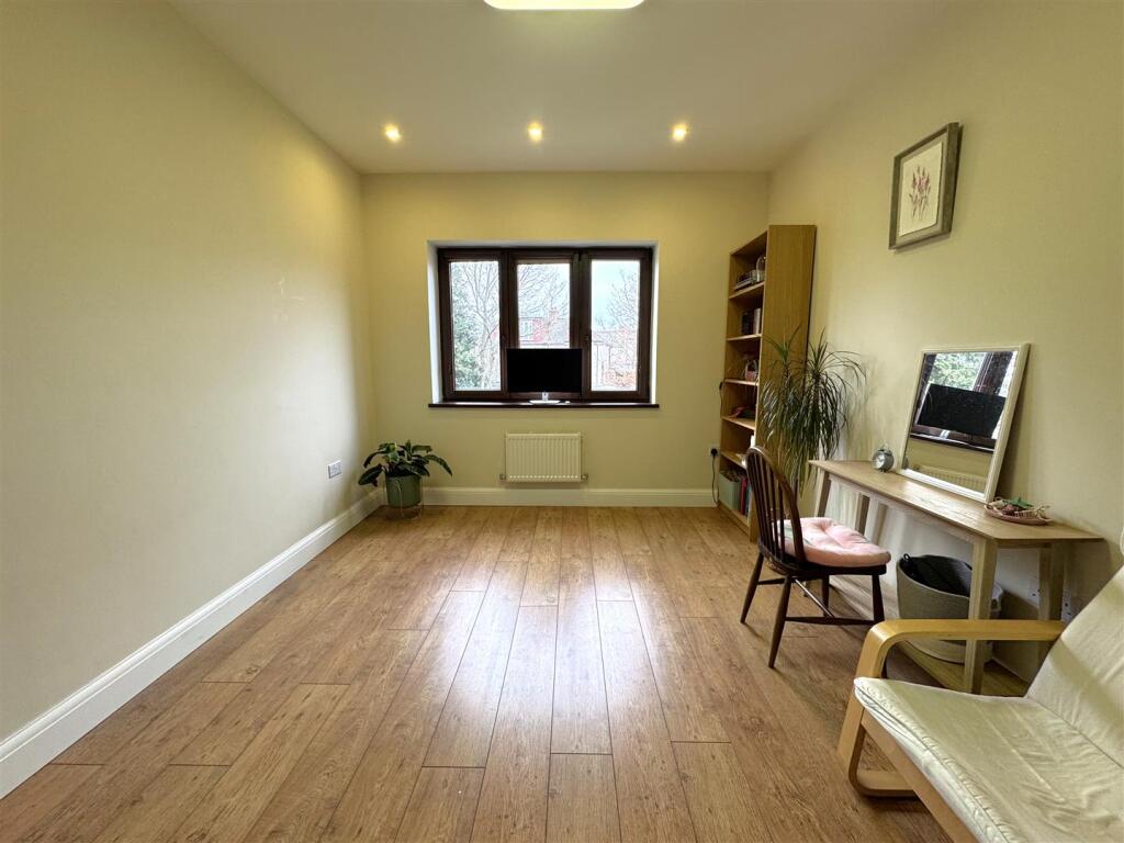 Additional image 17 of Danson Crescent, Welling