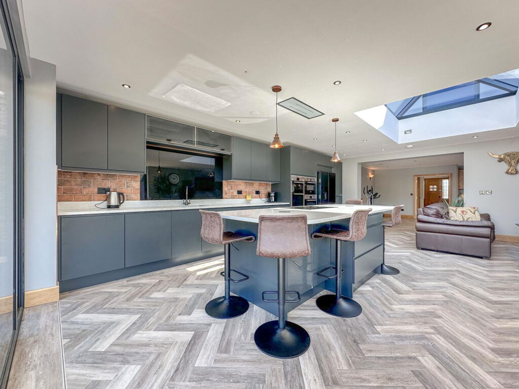 Additional image 2 of Nuneaton Road, Bulkington, Bedworth, CV12 9RR