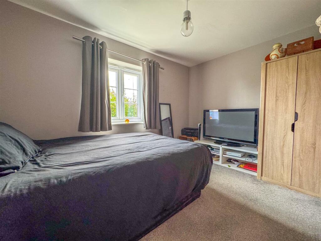 Additional image 13 of Weft Way, Off The Long Shoot