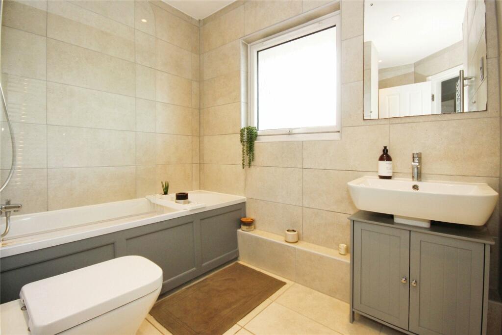 Additional image 9 of Andrews Close, Warwick, Warwickshire, CV34