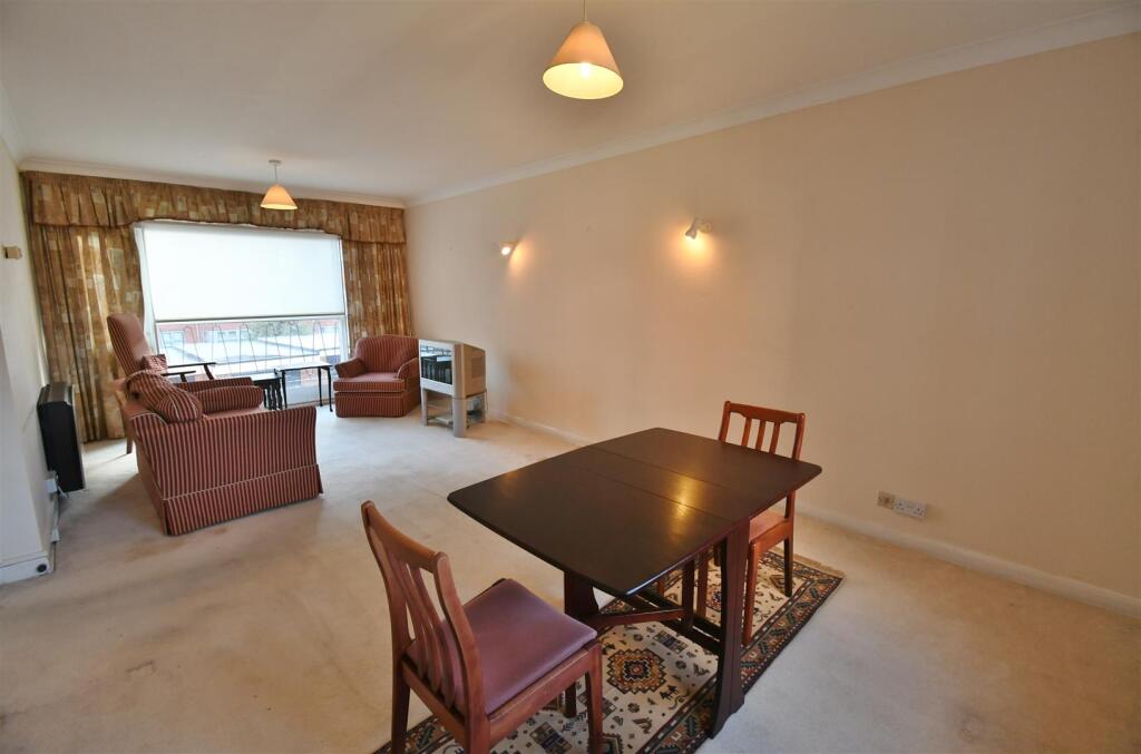 Additional image 12 of Avenue Road, Leamington Spa