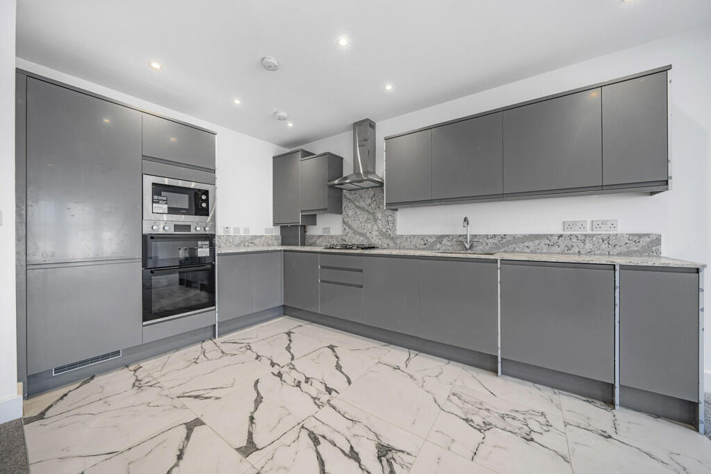 Additional image 16 of Cavendish Avenue, Erith