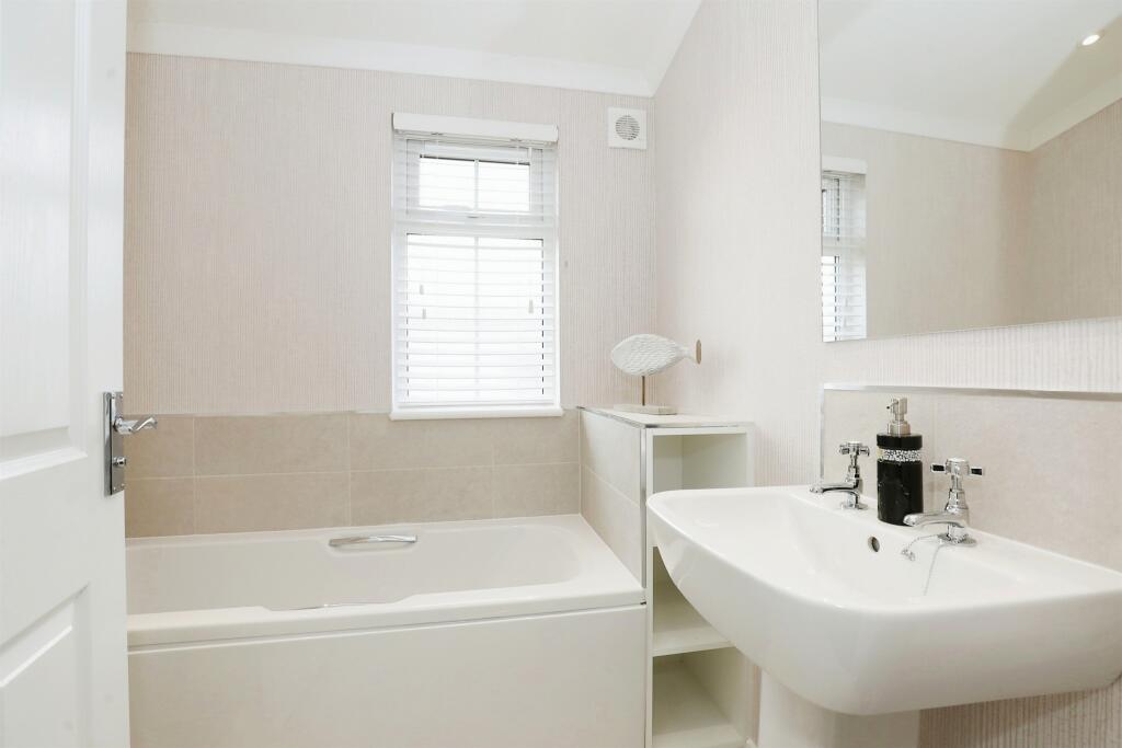 Additional image 7 of Redlands Park, Lighthorne, Warwick