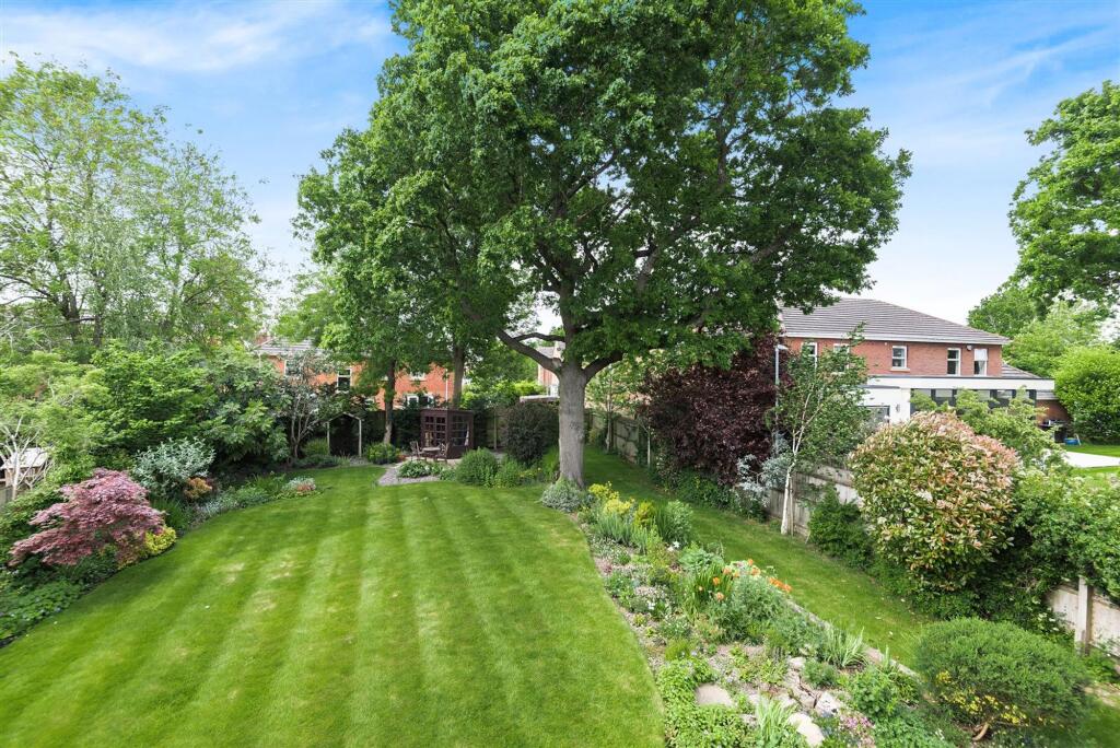 Additional image 4 of Burberry Grove, Balsall Common, CV7