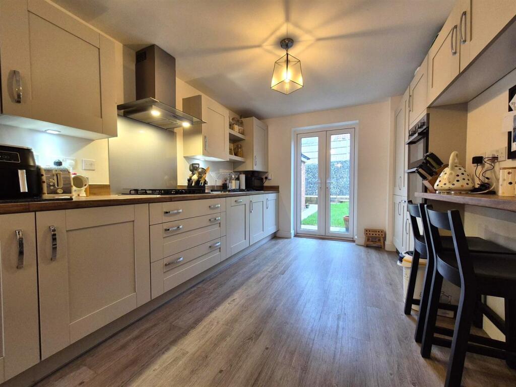Additional image 4 of Wakem Close, Galley Common, Nuneaton