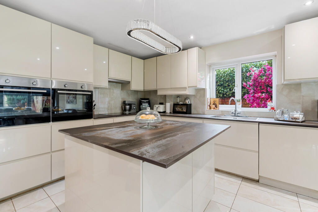 Additional image 7 of Birmingham Road, Stratford-upon-Avon, CV37