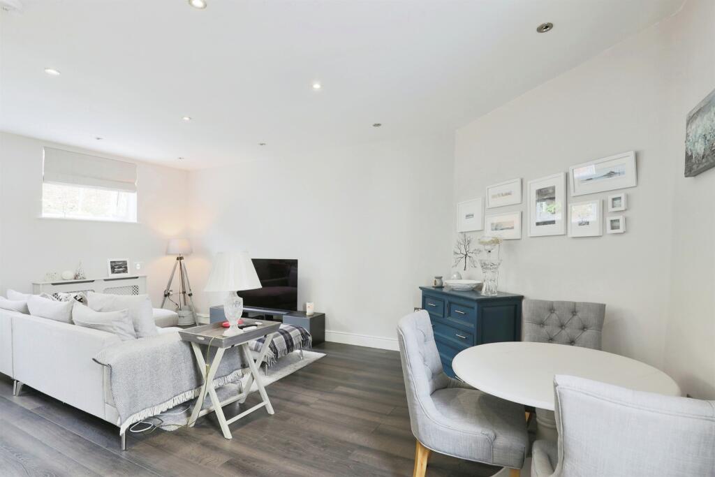 Additional image 4 of Walton Road, Wellesbourne, Warwick