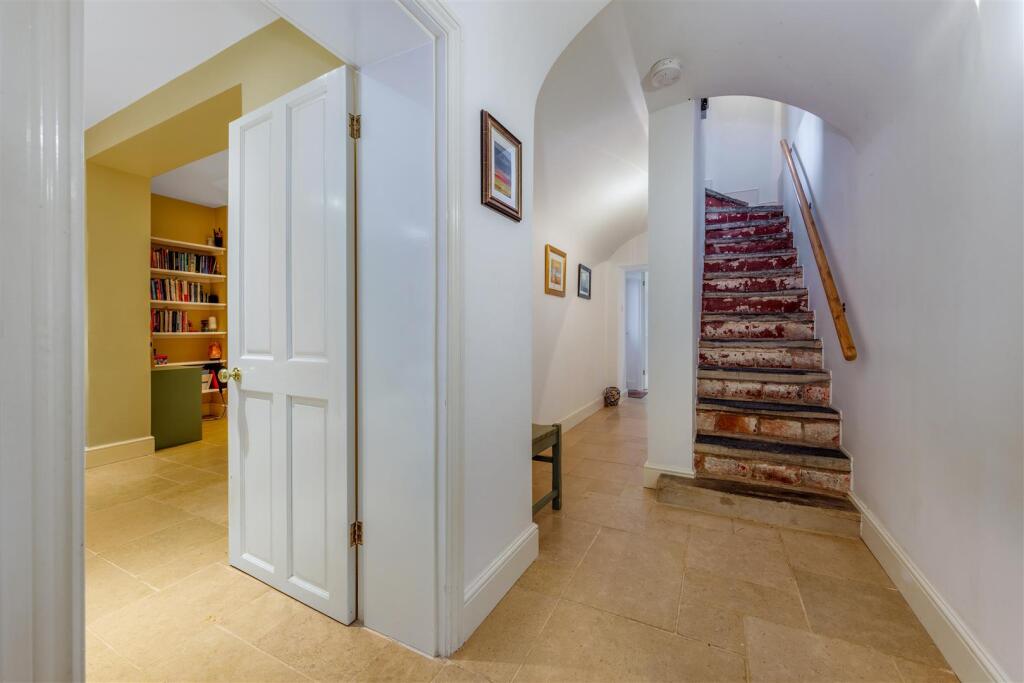 Additional image 33 of Milverton Crescent, Leamington Spa