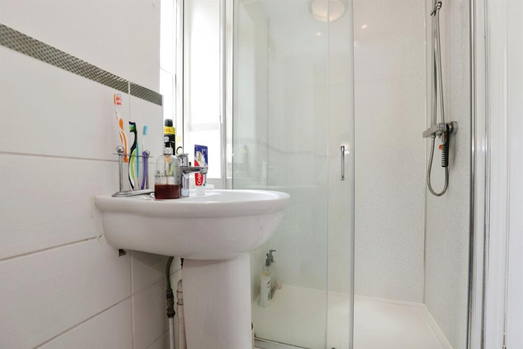 Additional image 10 of Avocet Close, RUGBY