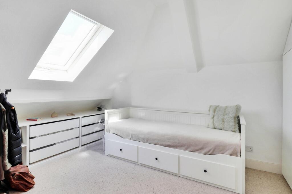 Additional image 16 of Tennyson Walk, Northfleet, Gravesend, Kent, DA11