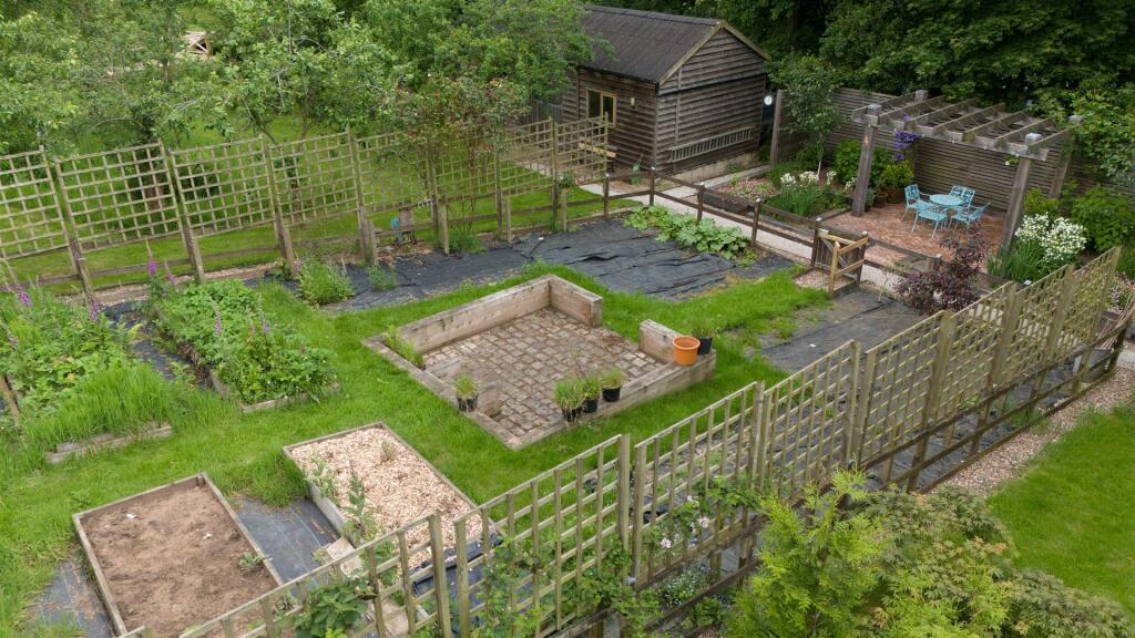 Additional image 24 of Chevin Road, Belper