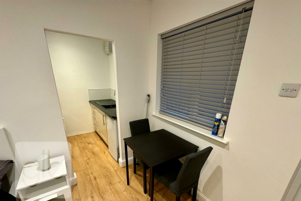 Additional image 11 of Binswood Avenue, Leamington Spa