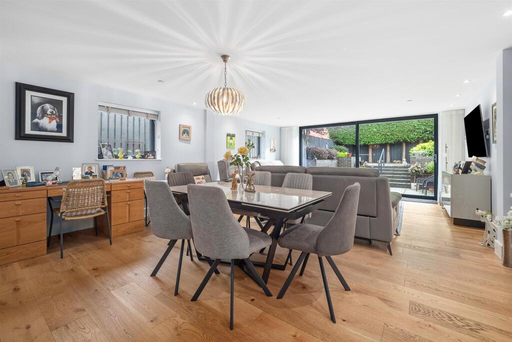 Additional image 7 of Swans Nest Lane, Stratford-Upon-Avon