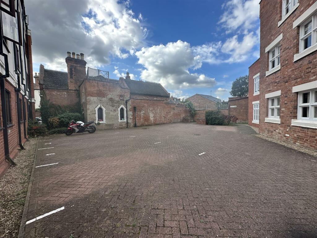 Additional image 32 of Russell Terrace, Leamington Spa