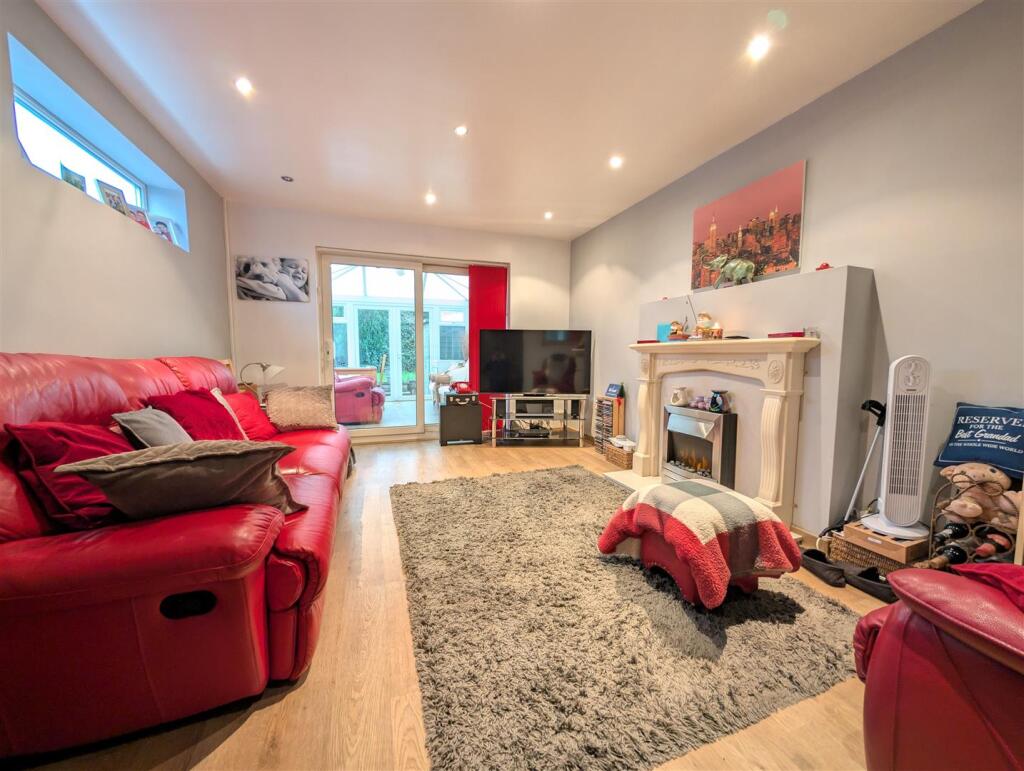 Additional image 17 of Martins Drive, Atherstone, CV9