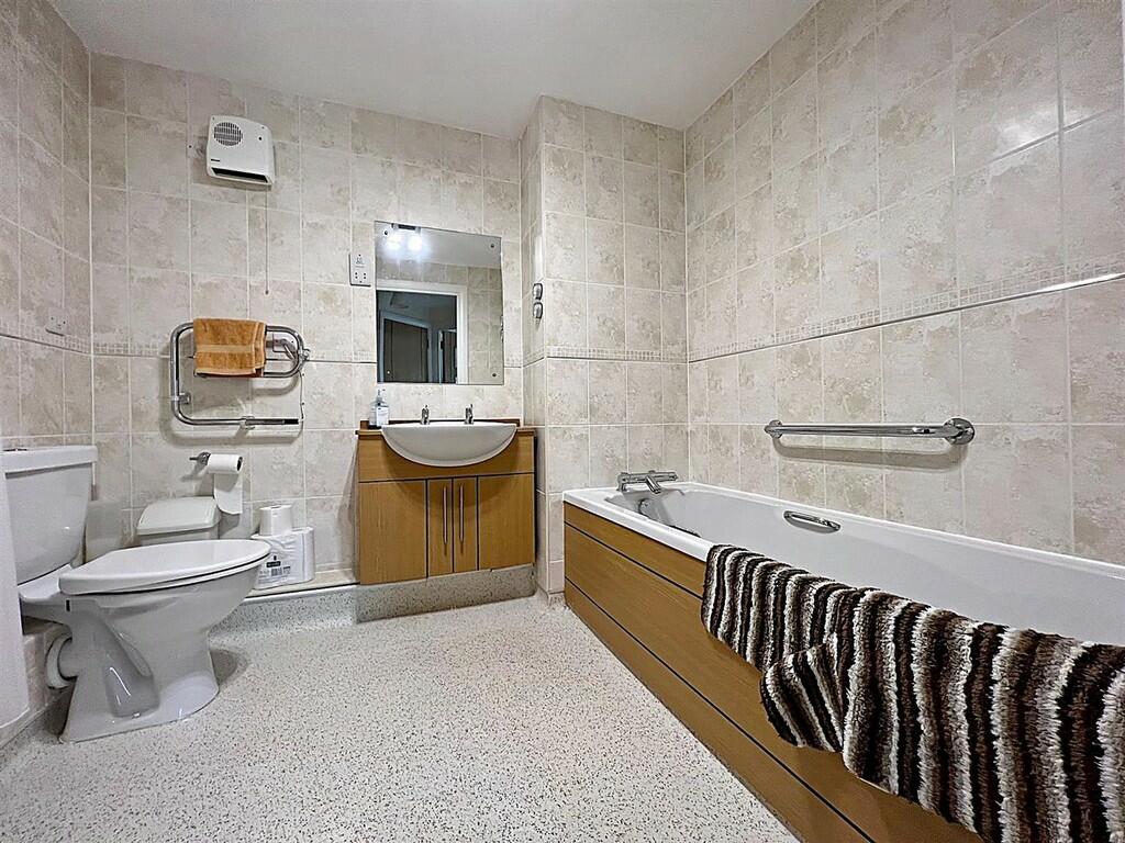 Additional image 5 of Wilton Court, Southbank Road, Kenilworth