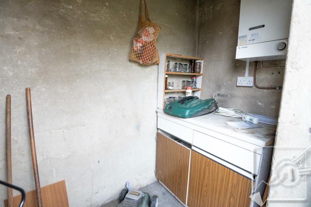 Additional image 31 of Dorset Crescent, Gravesend