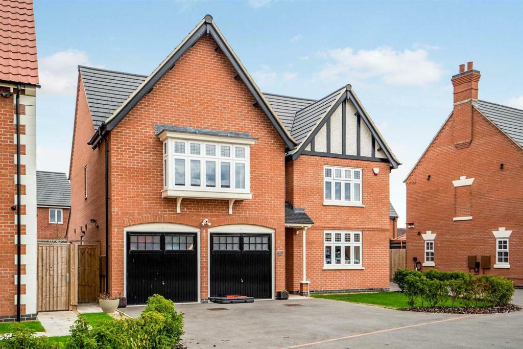 Additional image 5 of Over 2,000sqft Perfect Family Home! Russett Avenue, Nuneaton, CV11 6YW