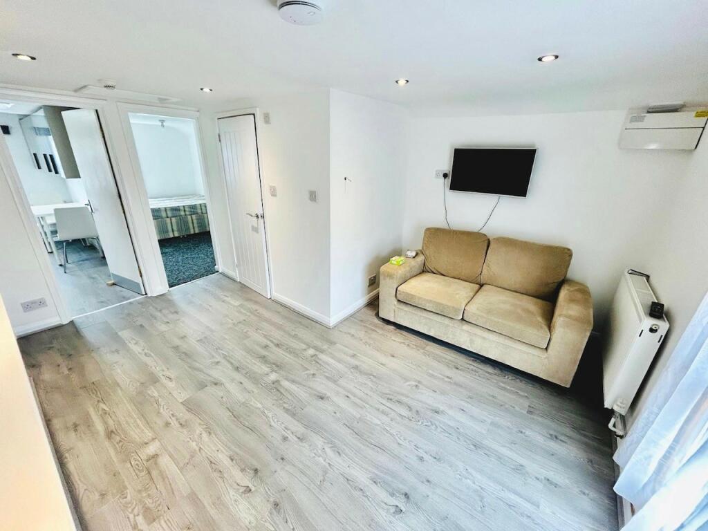 Additional image 7 of Oxford Street, Leamington Spa