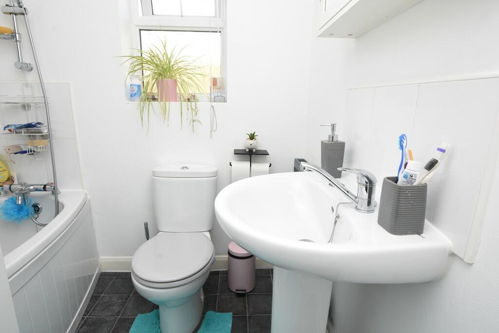 Additional image 11 of Overbecks Close, Rugby