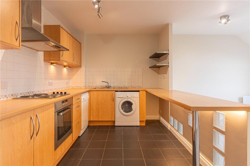 Additional image 3 of Romani Close, Warwick, Warwickshire, CV34