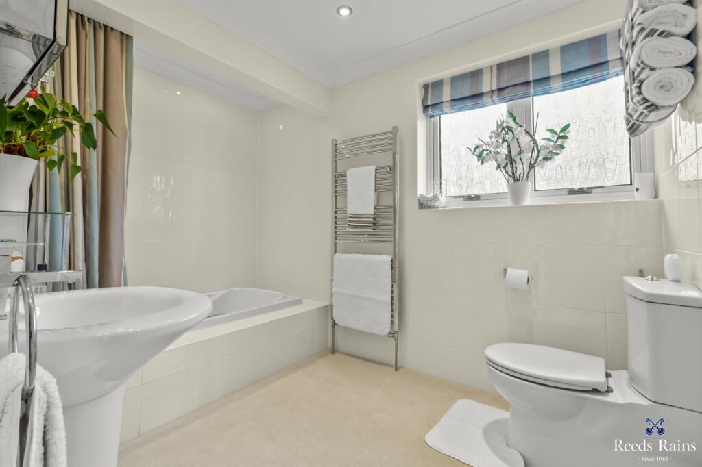 Additional image 27 of Radnor Cliff Crescent, Folkestone, Kent, CT20