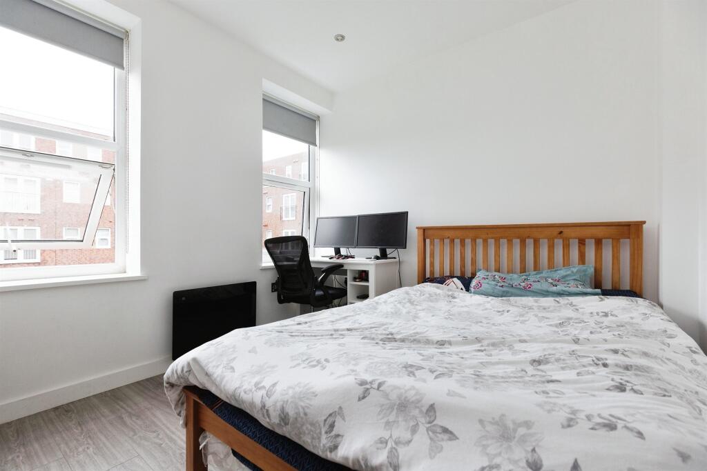 Additional image 14 of Woodside Park, Rugby