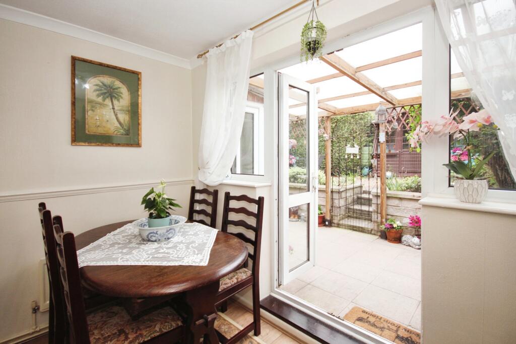 Additional image 12 of Newburgh Crescent, Warwick, Warwickshire, CV34