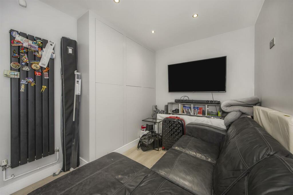 Additional image 12 of Carmichael Avenue, Greenhithe