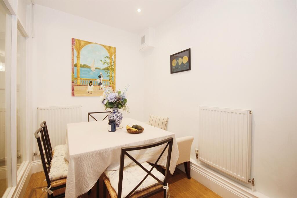 Additional image 6 of Neville Court, Jury Street, Warwick