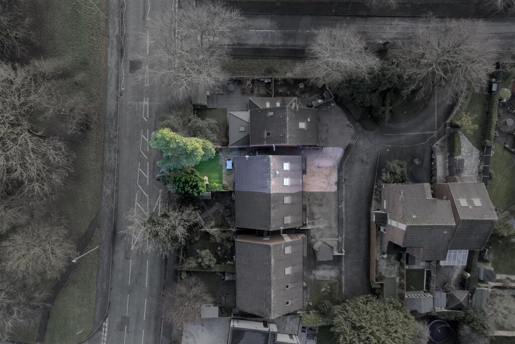 Additional image 15 of Generous semi-detached property in prized cul-de-sac