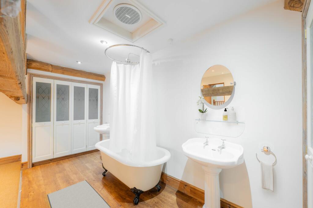 Additional image 10 of Spacious grade II listed barn conversion in private Calveley location