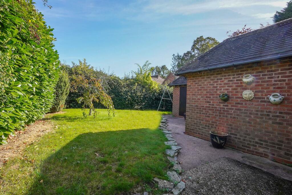 Additional image 26 of School Road, Snitterfield, Stratford-Upon-Avon