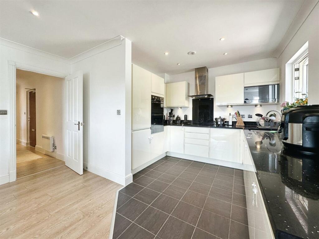 Additional image 24 of Andrews Close, Warwick