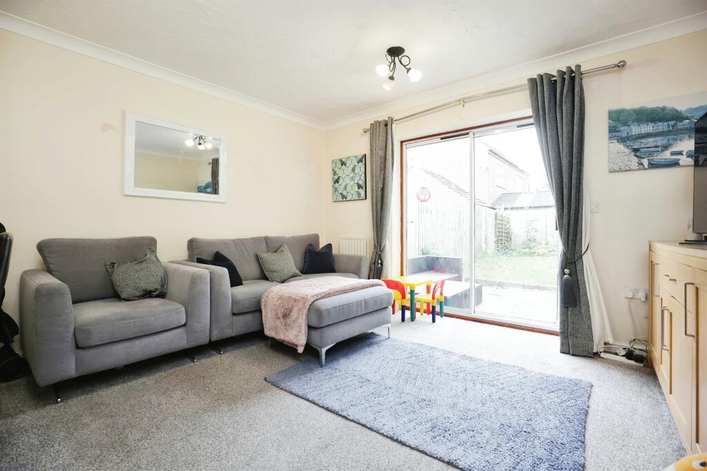 Additional image 12 of Coriolanus Square, Heathcote, Warwick