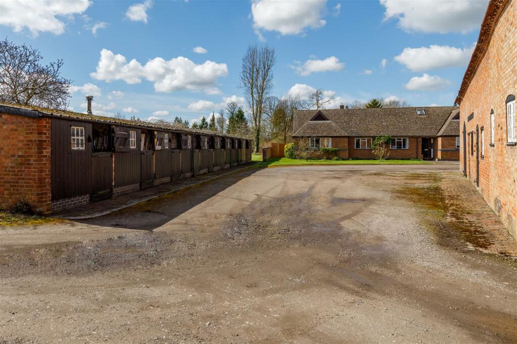 Additional image 22 of Banbury Road, Ladbroke, Southam