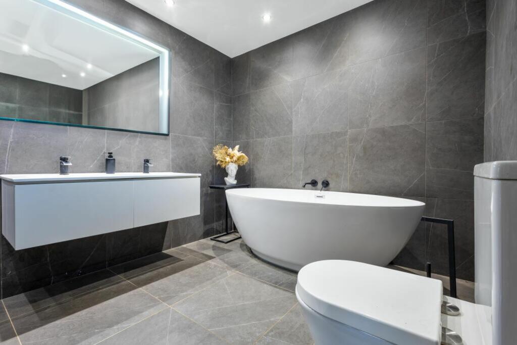 Additional image 11 of Canterbury Road, Folkestone, CT18