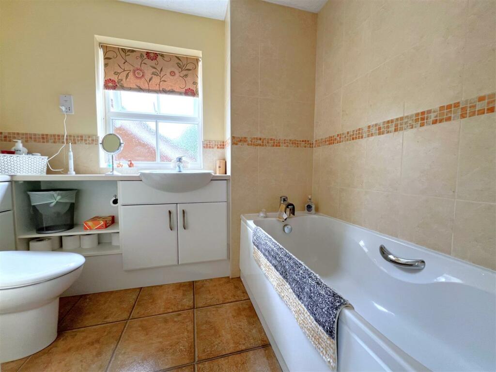 Additional image 23 of Robins Grove, Warwick