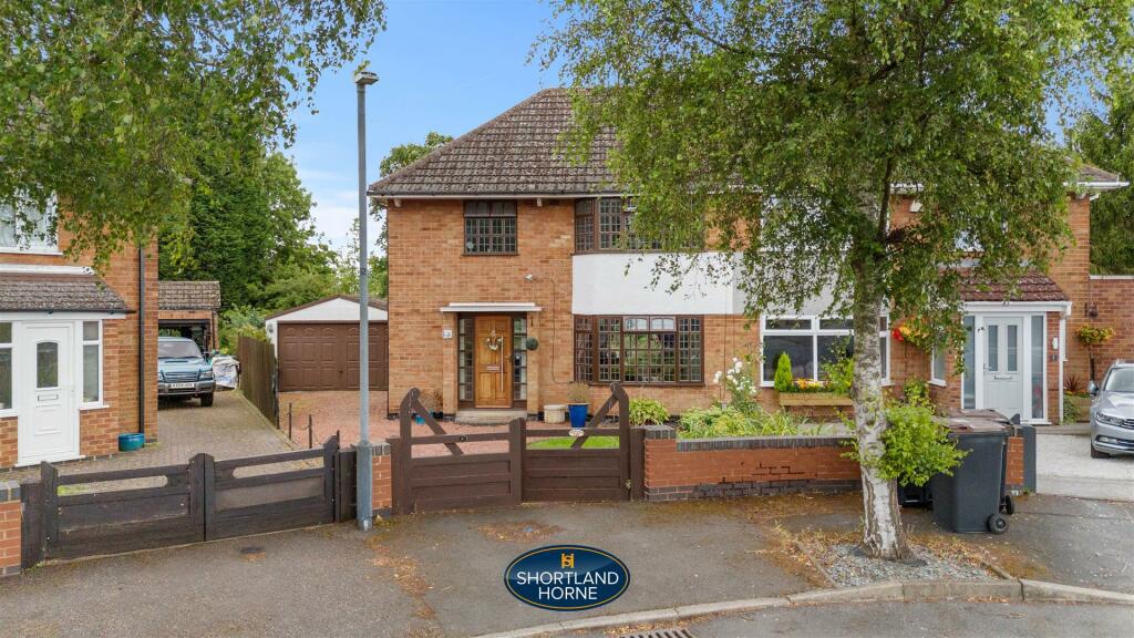 Primary image of Findon Close, Bulkington, Bedworth