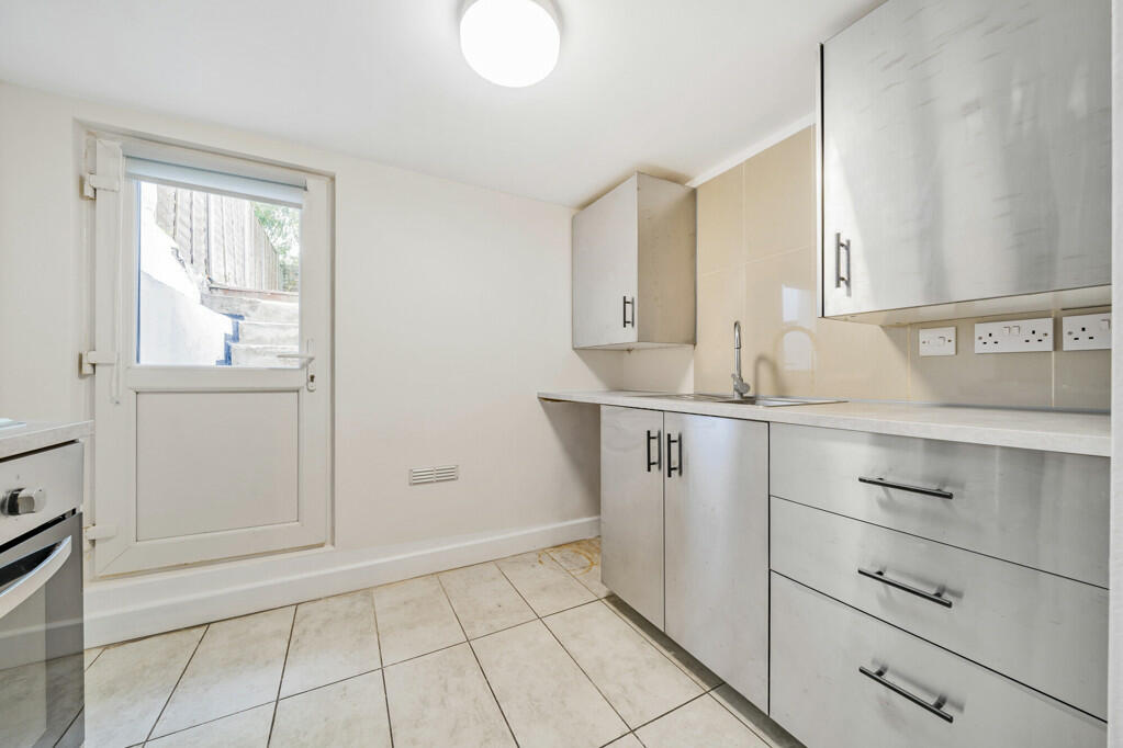 Additional image 15 of Darnley Street, Gravesend