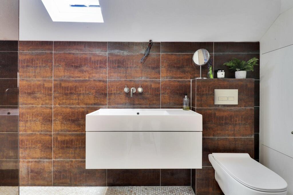 Additional image 15 of Tennyson Walk, Northfleet, Gravesend, Kent, DA11